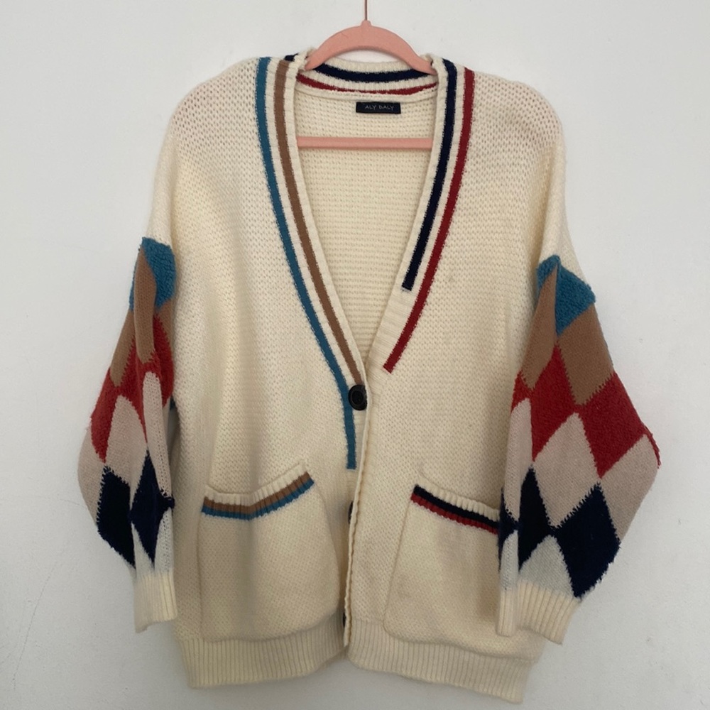 Aly Daly buttonup front cardigan with argyle pattern sleeve